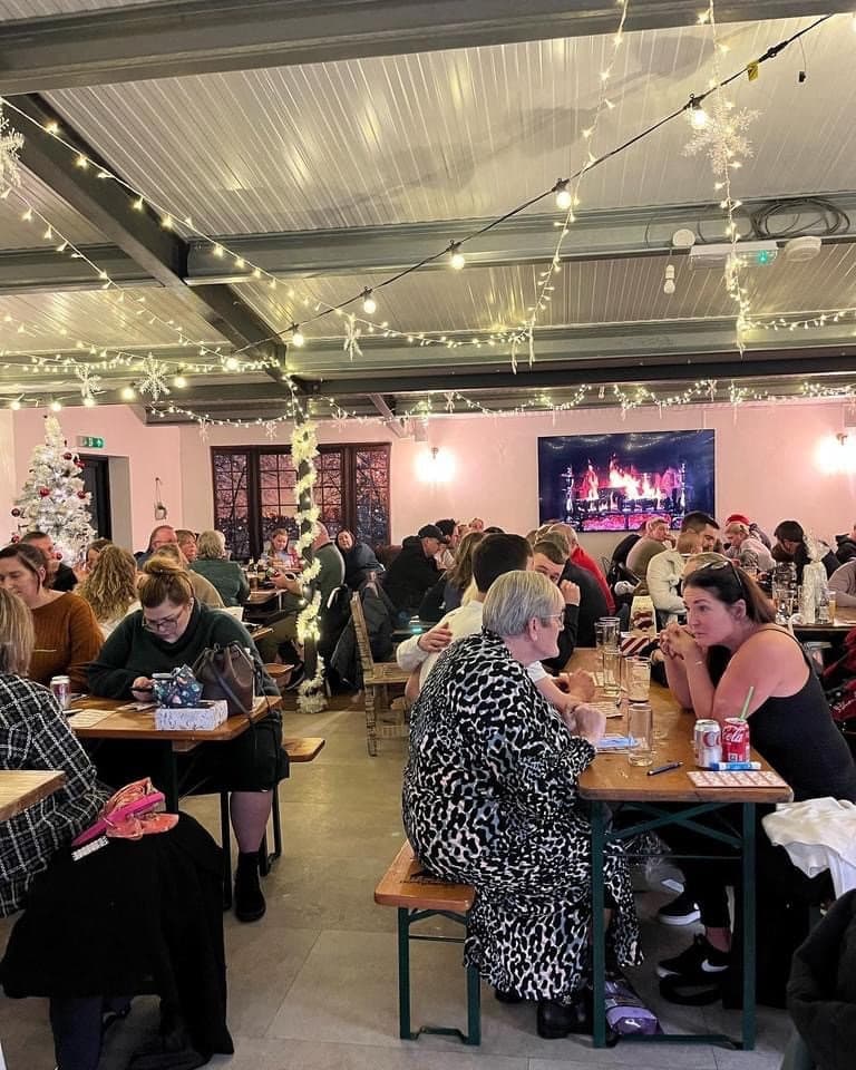 A full house at a festive evening in the skittle alley